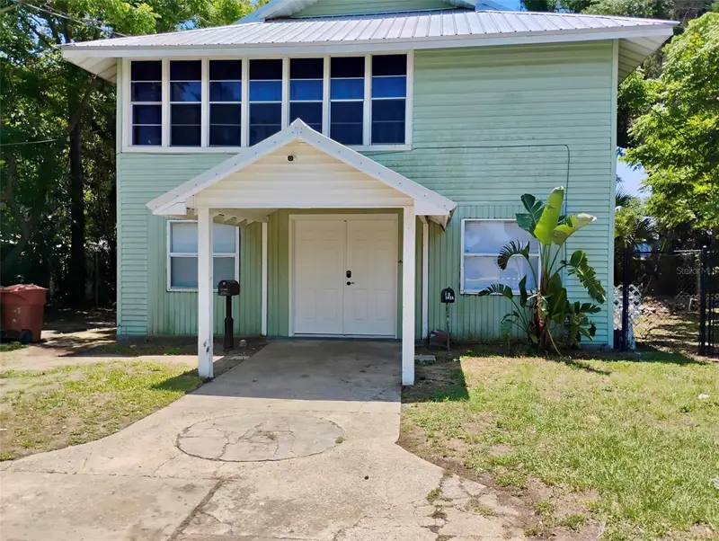 1025 E Main St, FL
