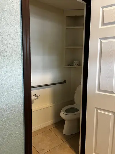 1220 Bay Street, FL