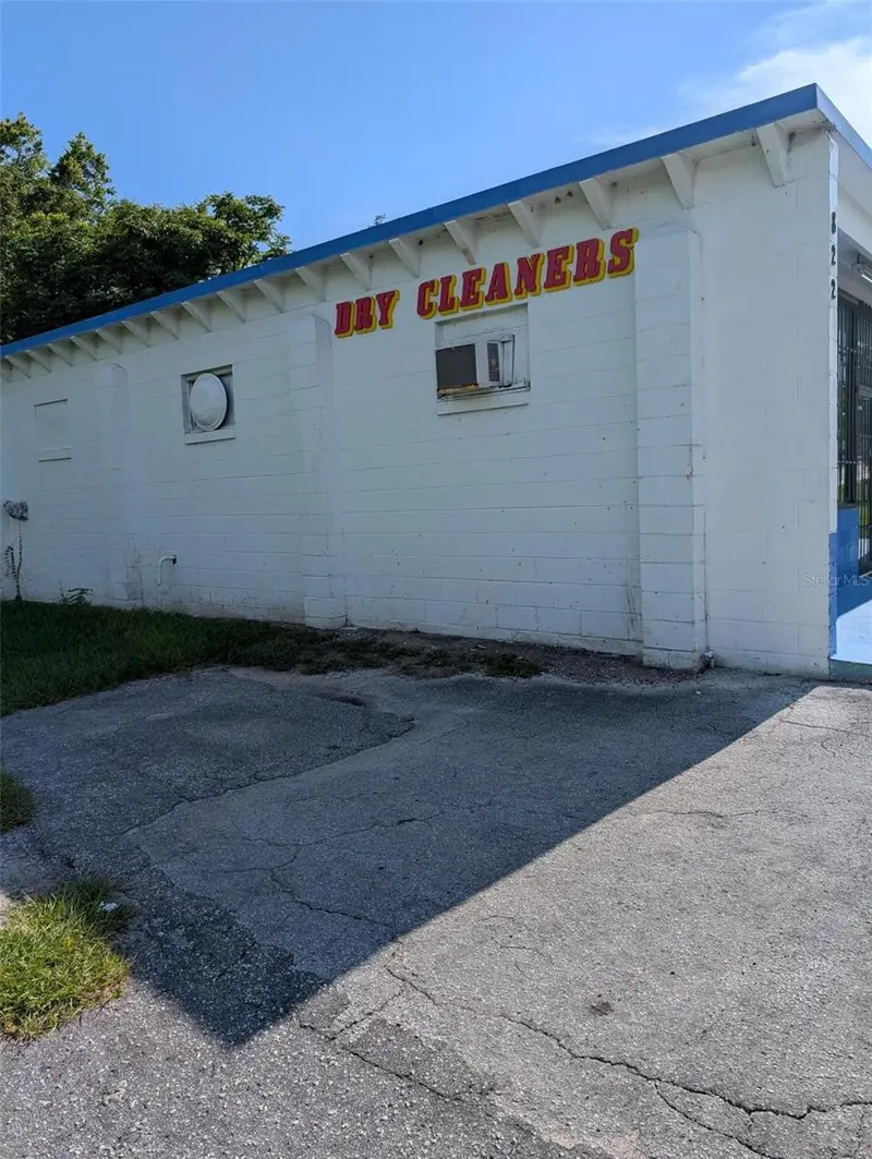 822 Sw Broadway St, FL