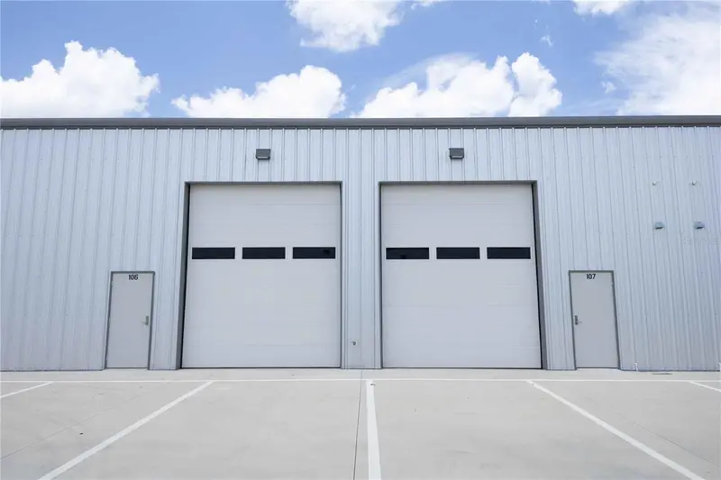 11089 N Us Highway 301 #I-6,I-7, FL