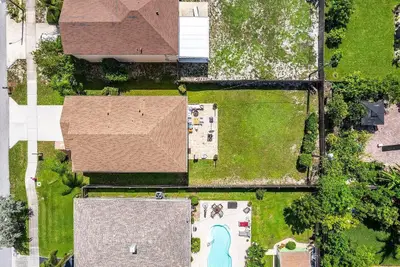 119 2nd Avenue, FL