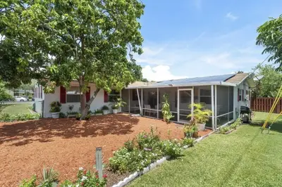 717 Lindell Boulevard, FL