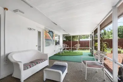 717 Lindell Boulevard, FL
