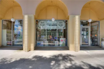 500 Club Circle, FL