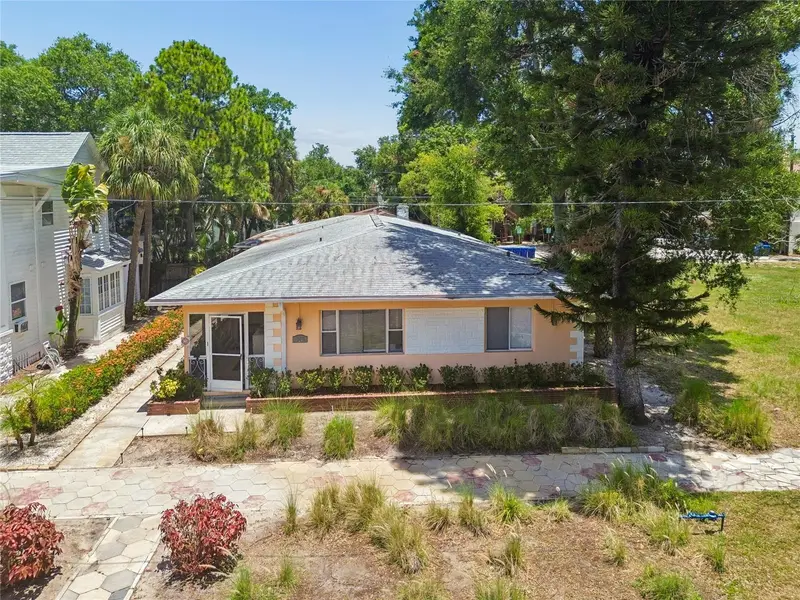 247 6th Ave N, FL
