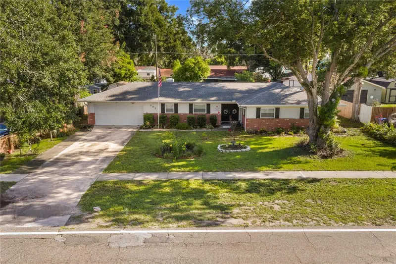 207 W Wheeler Rd, FL