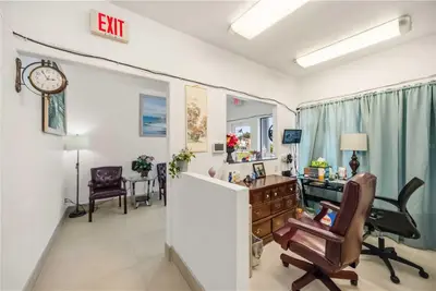 2081 Tamiami Trail, FL