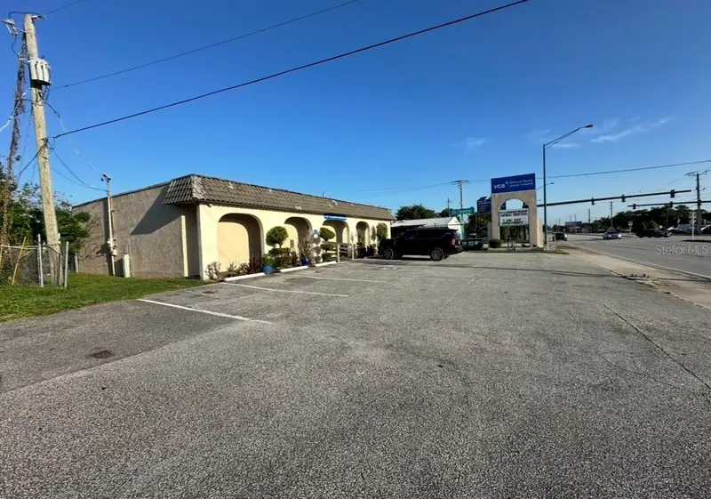 1104 S Nova Rd, FL
