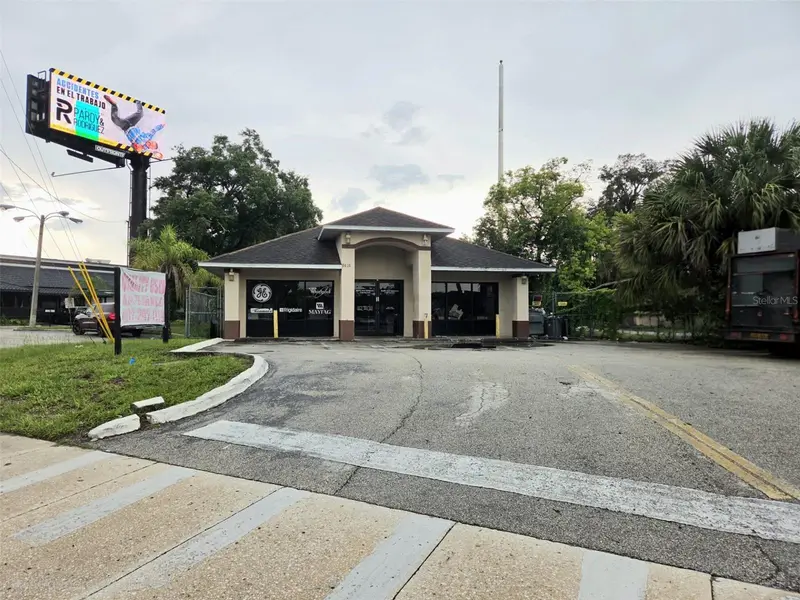 6420 N Orange Blossom Trl, FL