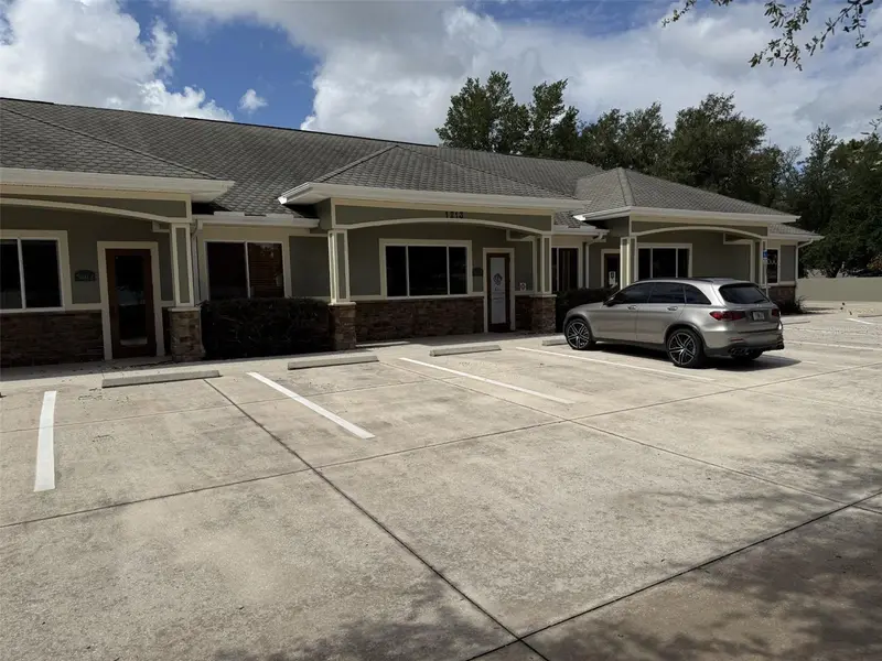 1213 W Miller St, FL