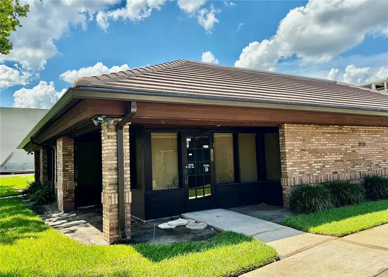 200 E Monument Ave #B, FL