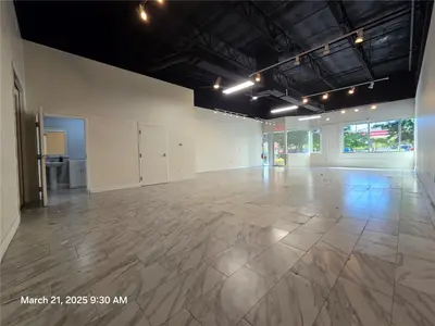 7901 Kingspointe Parkway, FL