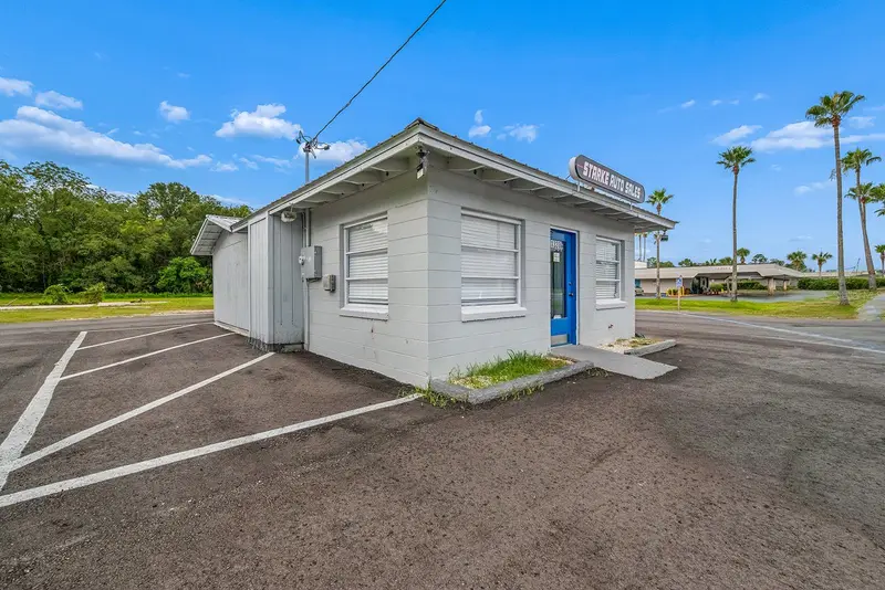 1320 N Temple Ave, FL