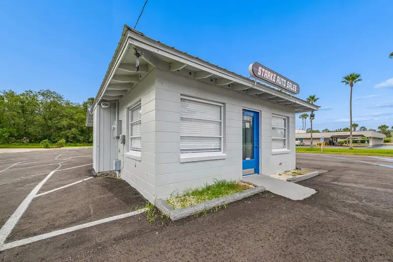 1320 N Temple Ave, FL