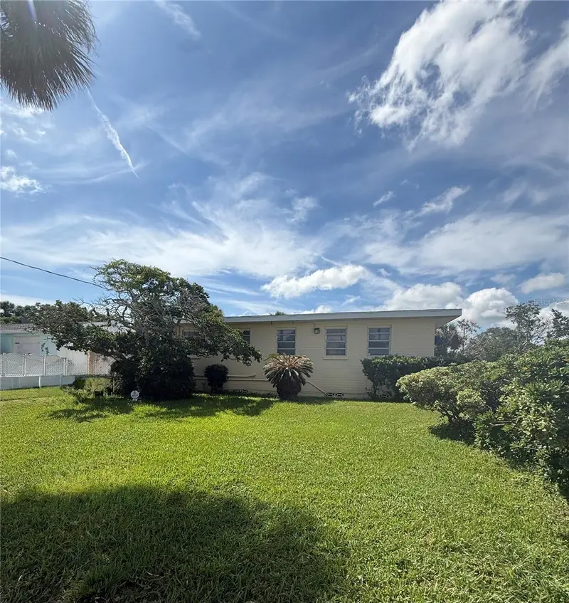 940 N Halifax Dr, FL