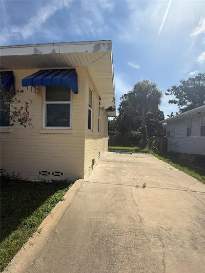 940 Halifax Drive, FL