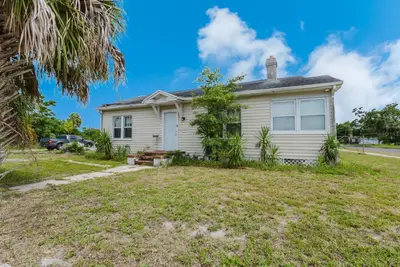 2560 5th Avenue, FL