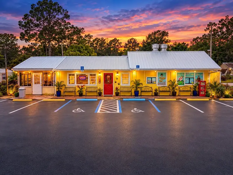 24646 State Road 40, FL