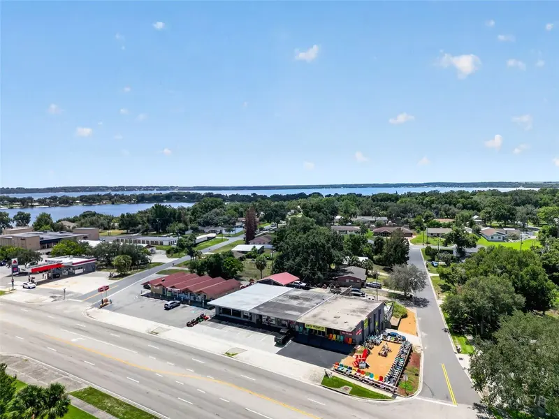 1035 W Highway 50 Hwy, FL
