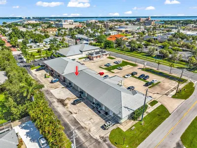 425 Cross Street, FL