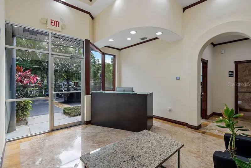 7901 Kingspointe Pkwy #20, FL