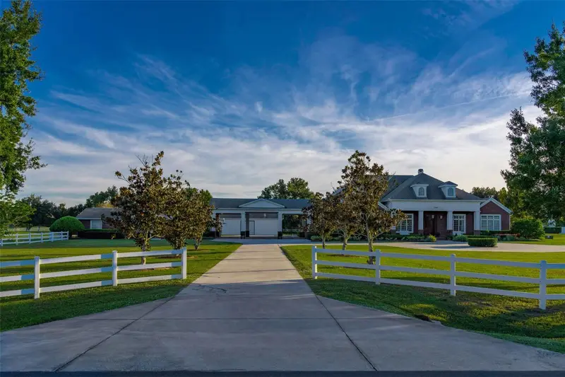 2780 Vickie Ct, FL