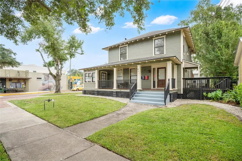 901 E Washington St, FL