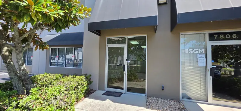 7810 Kingspointe Pkwy #4, FL
