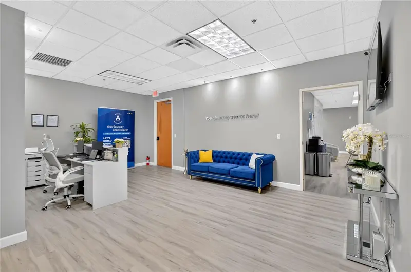 6200 Metrowest Blvd #205, FL