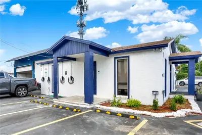 730 & 750 Lowell Boulevard, FL