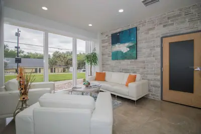 400 Mills Avenue, FL