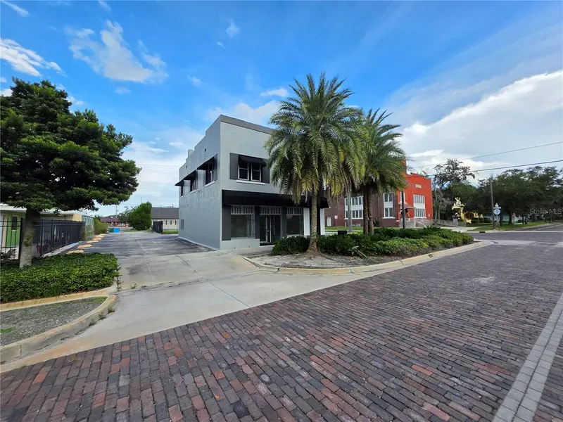 217 S Oak Ave, FL