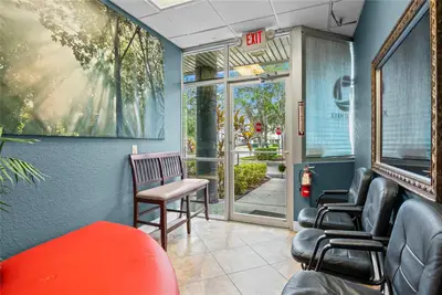 7901 Kingspointe Parkway, FL