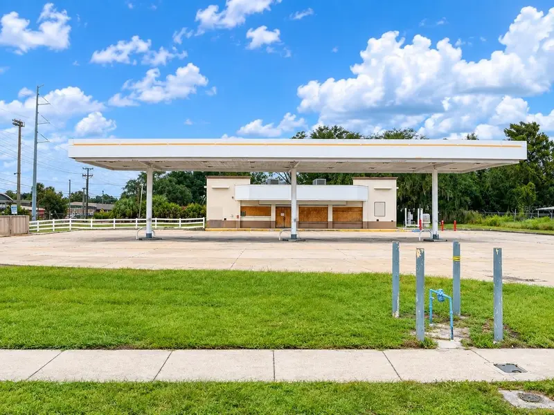 2425 W Memorial Blvd, FL