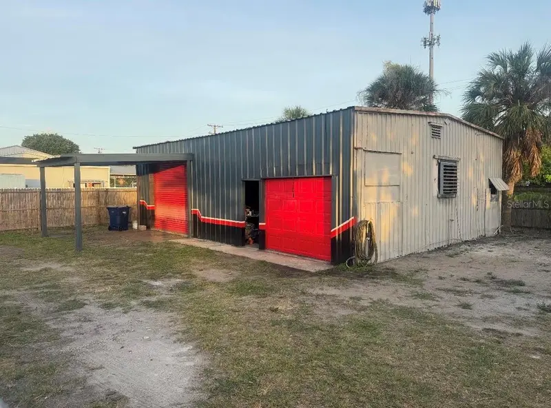 5306 W Commerce St, FL