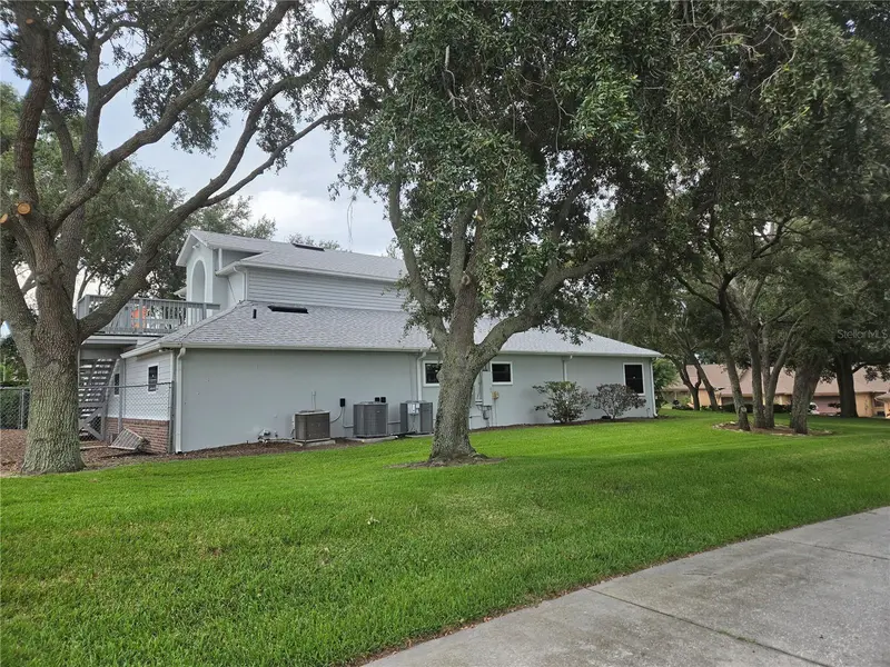 211 N Us 27 Hwy, FL