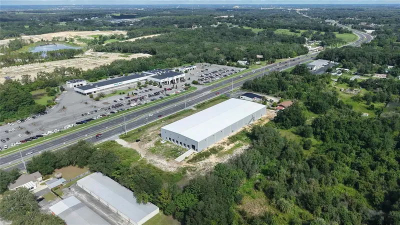 2221 N Us Highway 27/441, FL