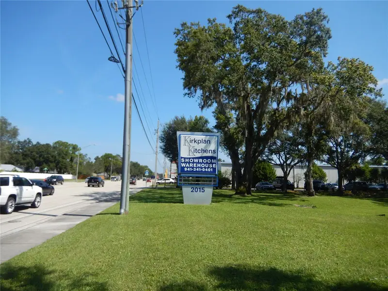 2015 Cattlemen Rd, FL