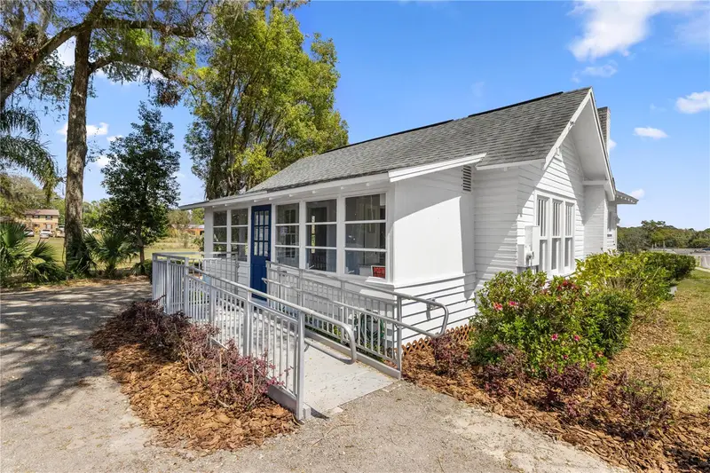 401 N Dixie Ave, FL