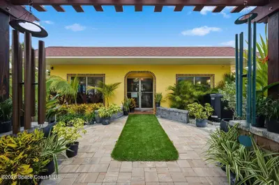 160 S Orlando Avenue, Cocoa Beach, Fl 32931, FL